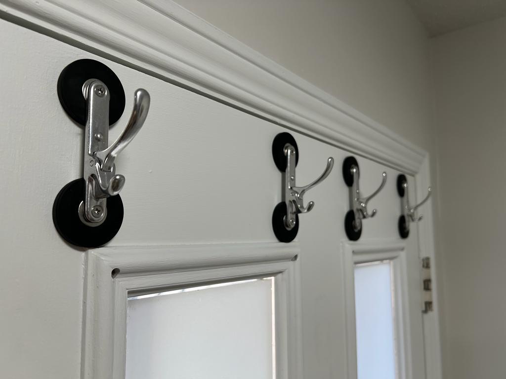 4 HEAVY DUTY MAGNETIC HANGERS/HOOKS | NO DRILLING NEEDED