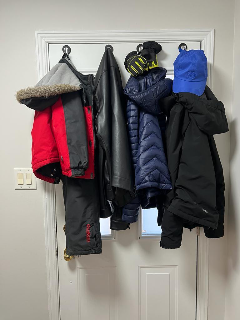 4 HEAVY DUTY MAGNETIC HANGERS/HOOKS | NO DRILLING NEEDED