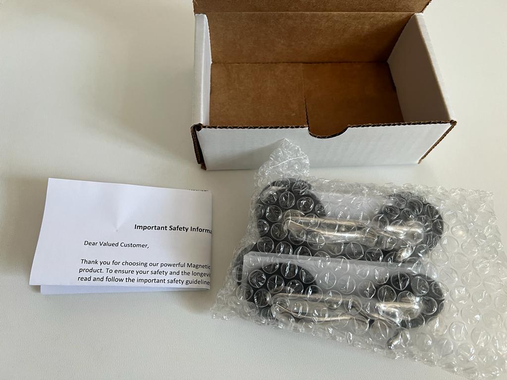 4 HEAVY DUTY MAGNETIC HANGERS/HOOKS | NO DRILLING NEEDED BOX